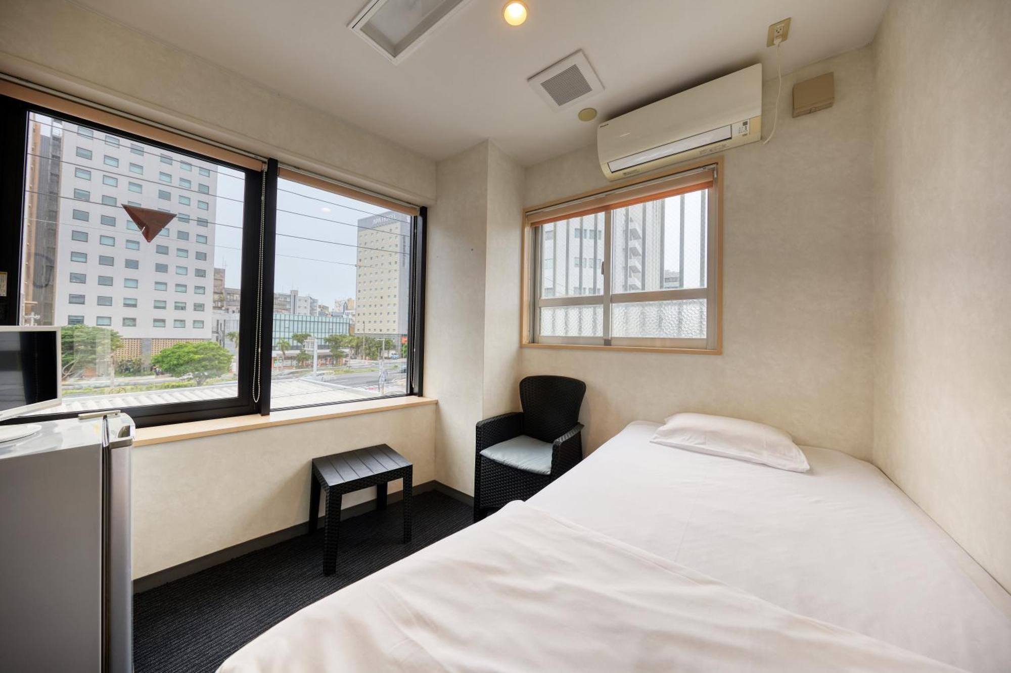 Guest House Grand Наха Екстер'єр фото